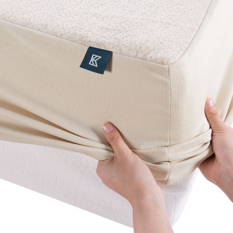 Keetsa water-proof sheet getting pulled over corner of mattress